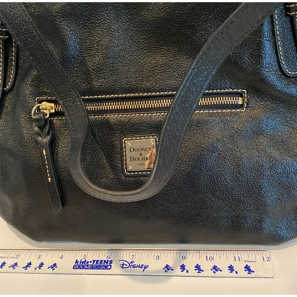Dooney and Bourke Black Leather‎ Purse, satchel style, beautiful detail - Picture 8 of 15